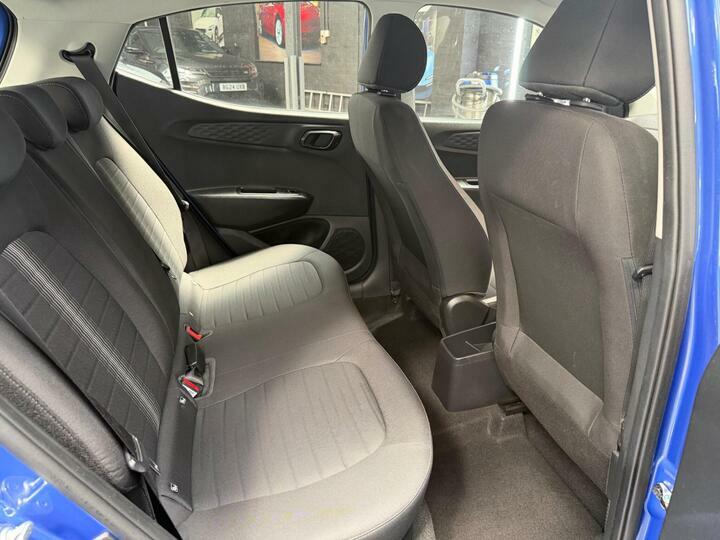 Hyundai I10 Hatchback White #20