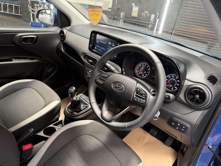 Hyundai I10 Hatchback White #15