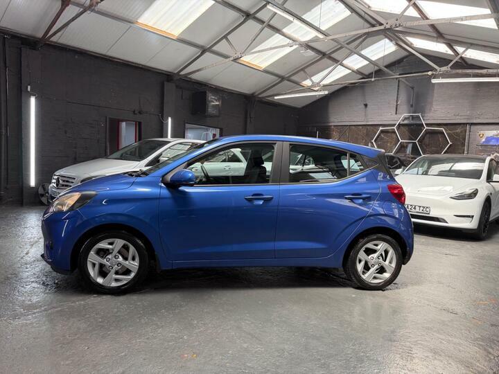 Hyundai I10 Hatchback White #9