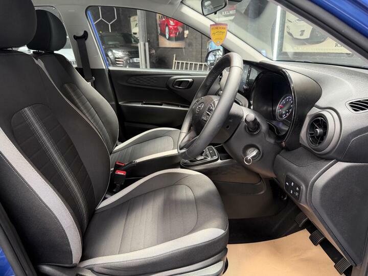 Hyundai I10 Hatchback White #16