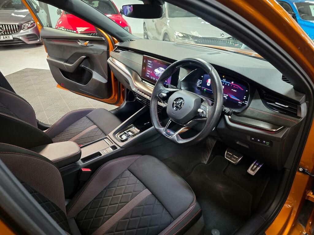 Skoda Octavia Hatchback 2.0 Tsi Vrs Dsg Euro 6 Ss 20232 KY23YSO Orange #3