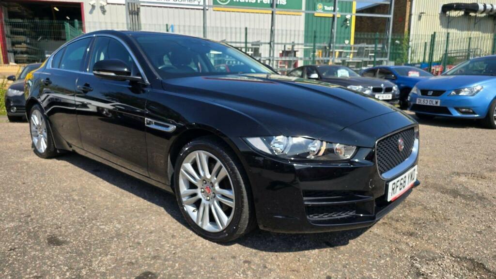 Jaguar XE Saloon 2.0D Prestige Euro 6 Ss 201968 Black