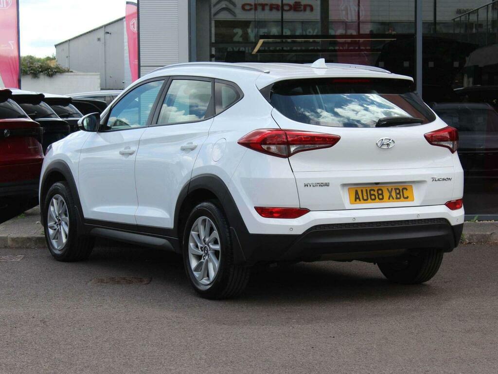 Hyundai Tucson 1.7 Crdi Blue Drive Se Nav Euro 6 Ss White #2