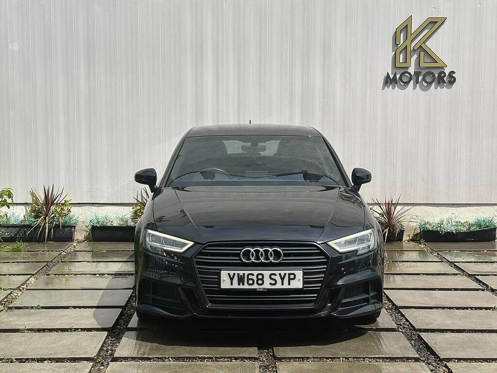 Audi A3 1.5 Tfsi Cod 35 Black Edition Sportback YW68SYP Black #2