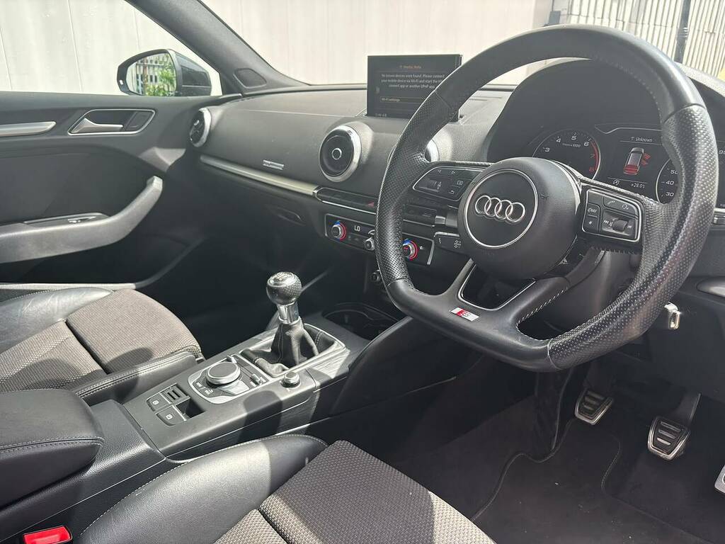 Audi A3 1.5 Tfsi Cod 35 Black Edition Sportback YW68SYP Black #5