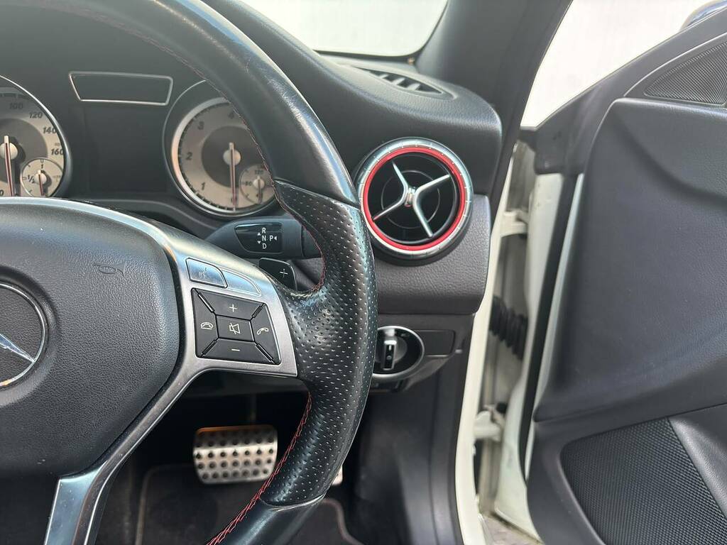 Mercedes-Benz CLA Class 2.1 Cla220 Cdi Purple #16