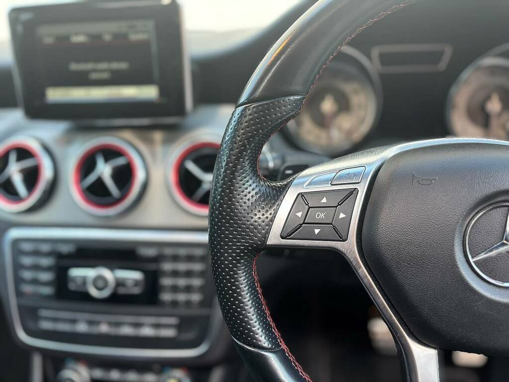 Mercedes-Benz CLA Class 2.1 Cla220 Cdi Purple #17