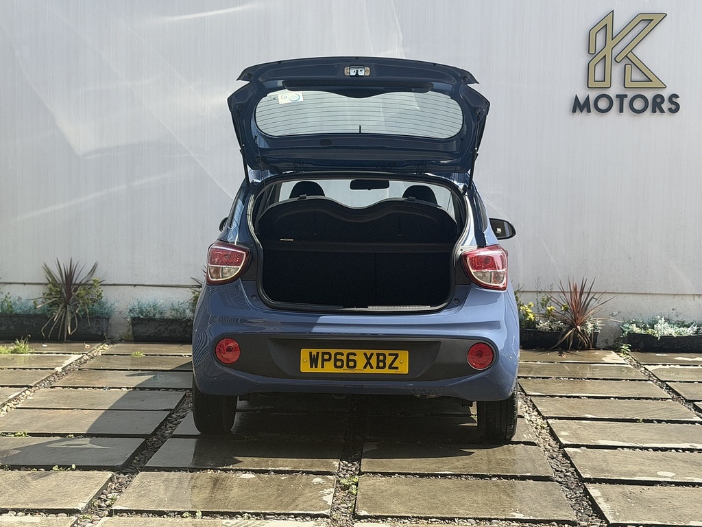 Hyundai I10 Black #13