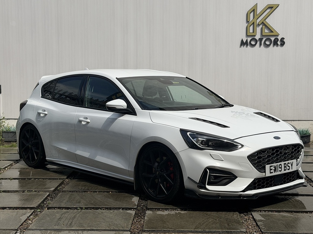 Ford Focus T Ecoboost St White