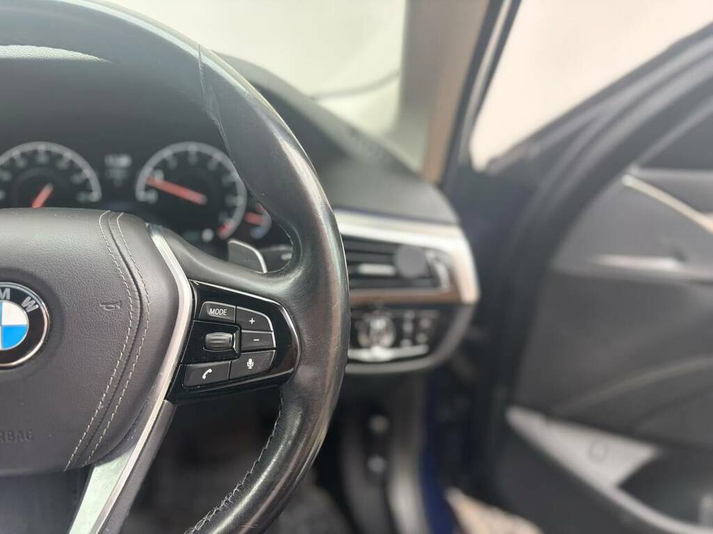 BMW 5 Series M Sport Blue #18