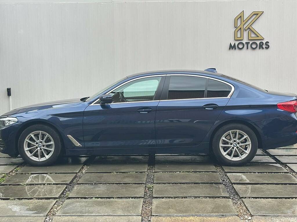 BMW 5 Series M Sport Blue #27