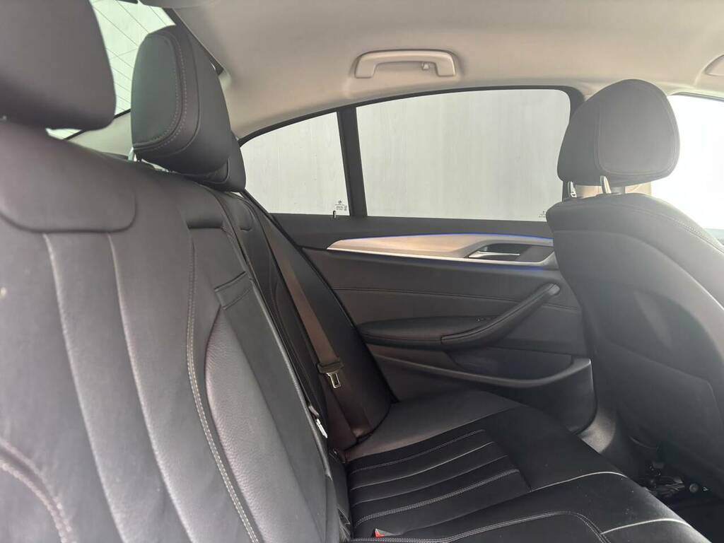 BMW 5 Series M Sport Blue #9