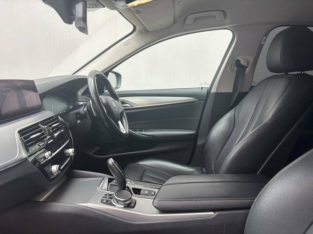 BMW 5 Series M Sport Blue #30