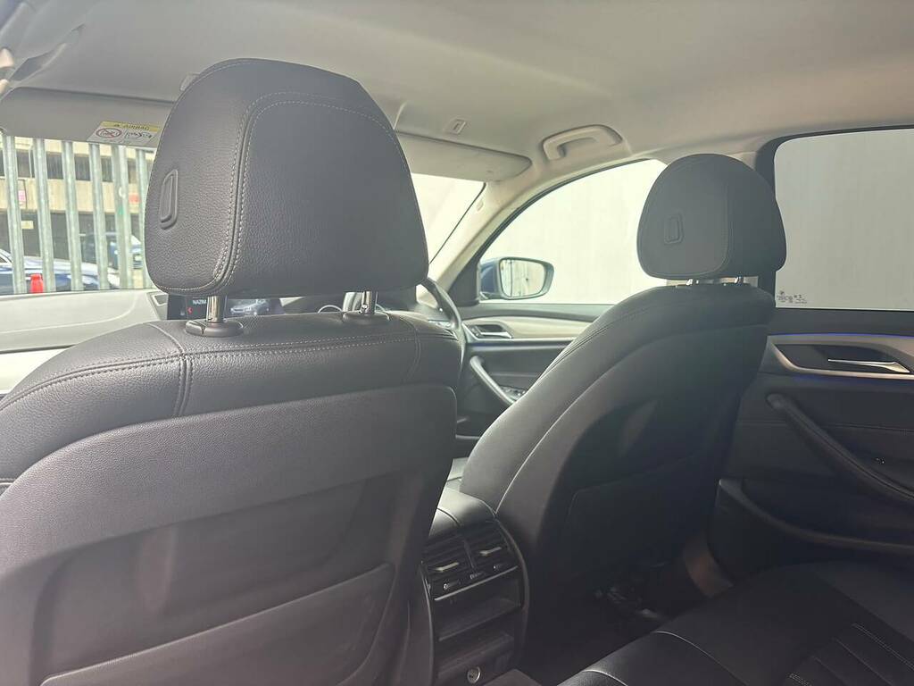 BMW 5 Series M Sport Blue #32