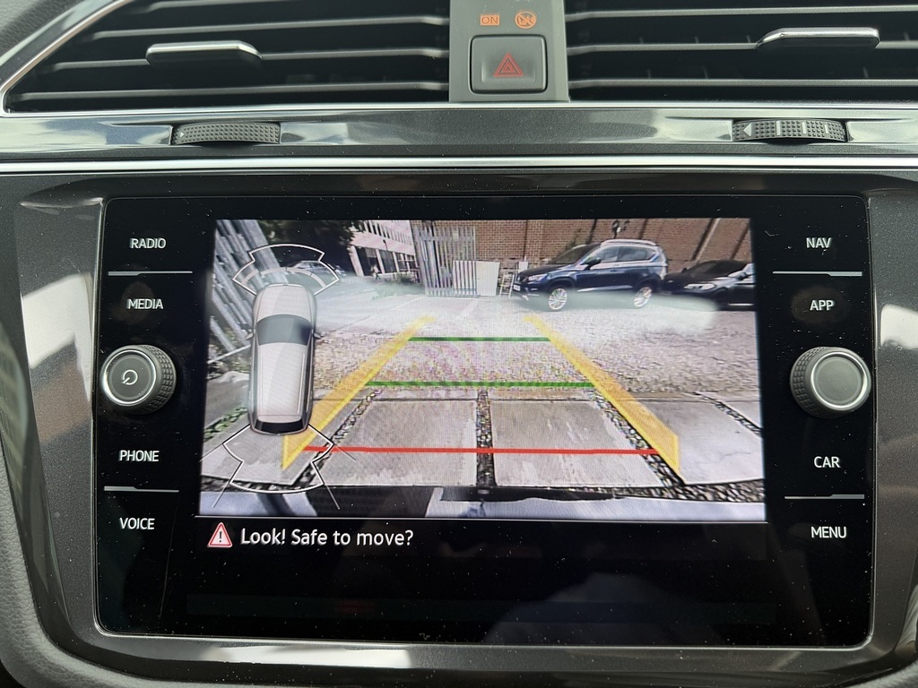 Volkswagen Tiguan Active Grey #20