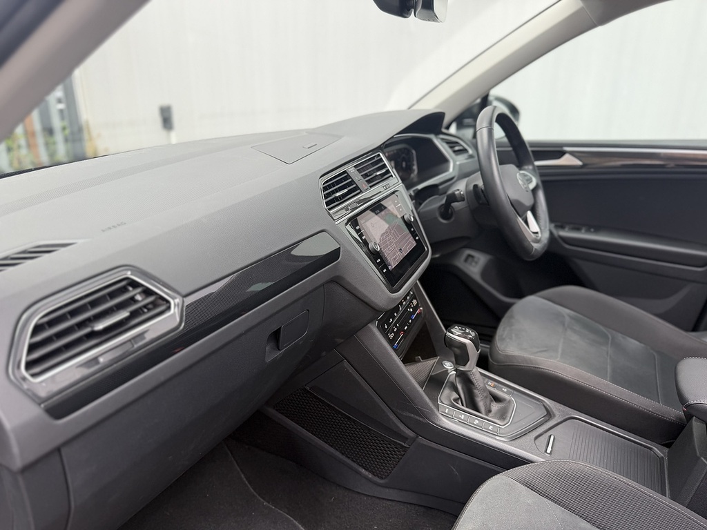 Volkswagen Tiguan Active Grey #30