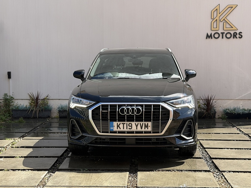 Audi Q3 Tfsi S Line Black #2