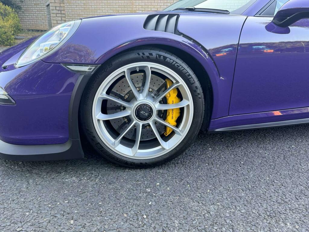 Porsche 911 Coupe White #29