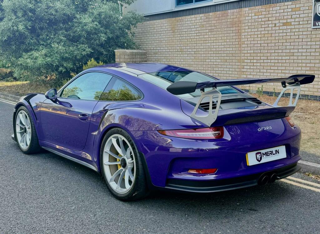 Porsche 911 Coupe White #18