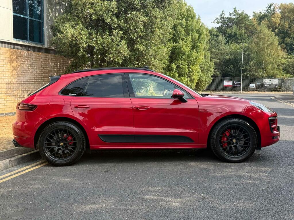 Porsche Macan 3.0 D S Pdk 258 Bhp. 7 Porsche Services-pound Silver #14