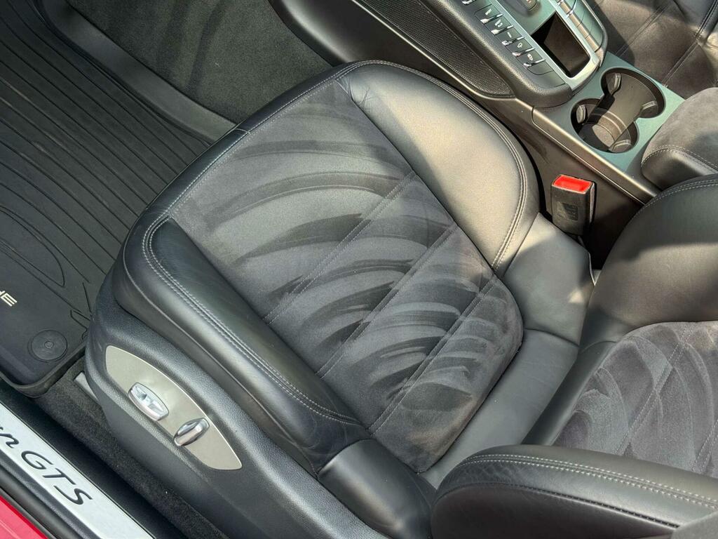 Porsche Macan 3.0 D S Pdk 258 Bhp. 7 Porsche Services-pound Silver #41