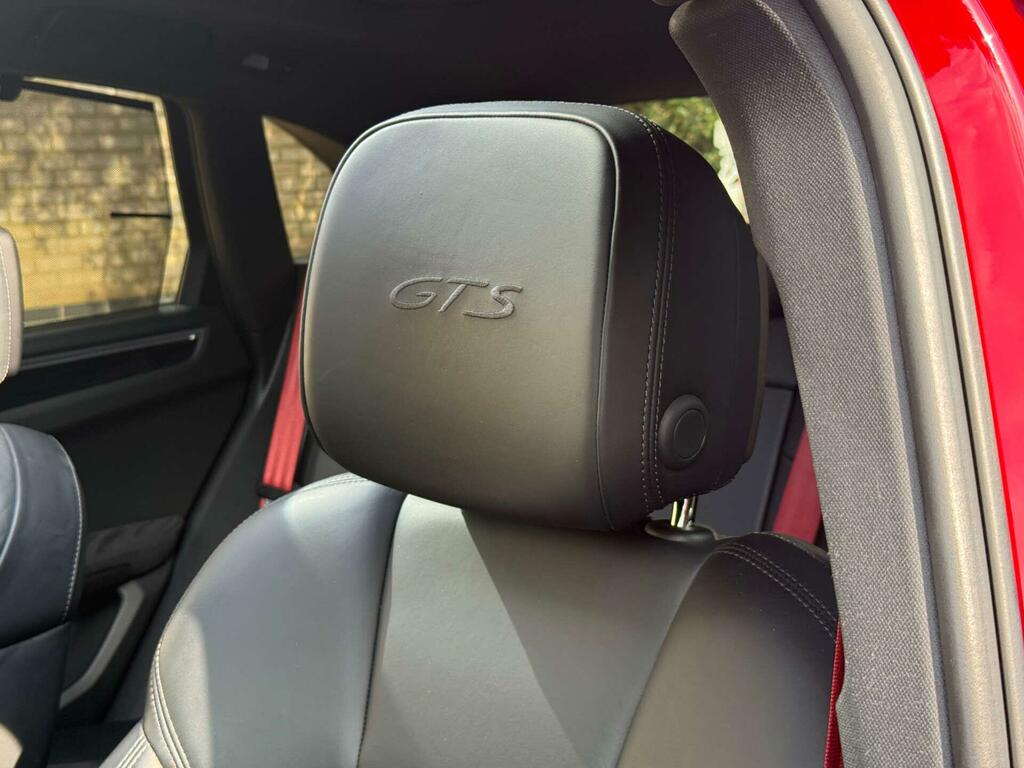 Porsche Macan 3.0 D S Pdk 258 Bhp. 7 Porsche Services-pound Silver #42