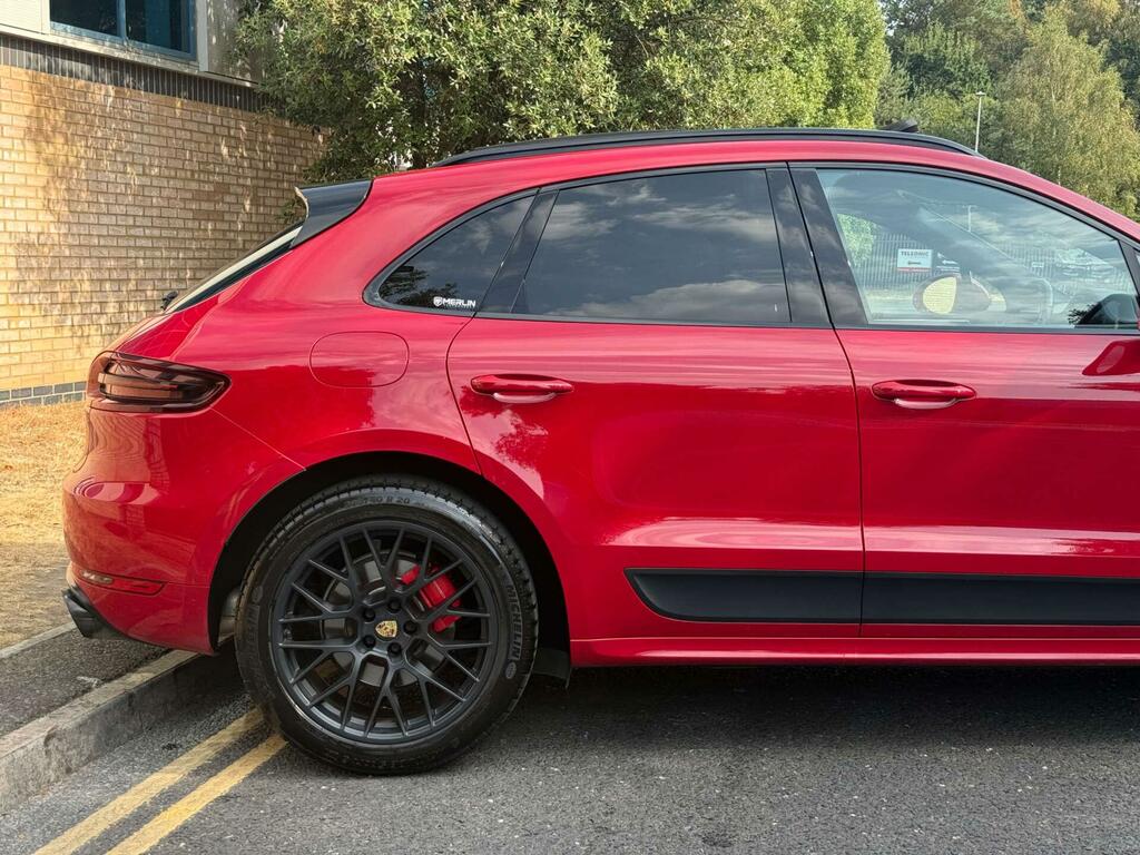 Porsche Macan 3.0 D S Pdk 258 Bhp. 7 Porsche Services-pound Silver #12