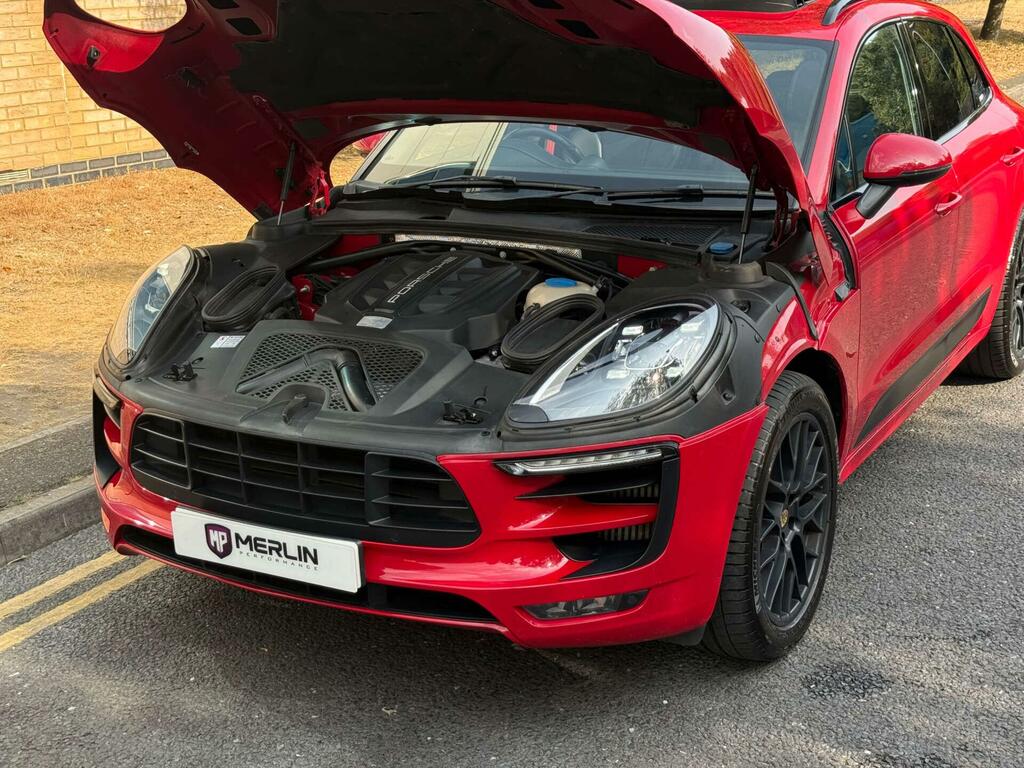 Porsche Macan 3.0 D S Pdk 258 Bhp. 7 Porsche Services-pound Silver #62