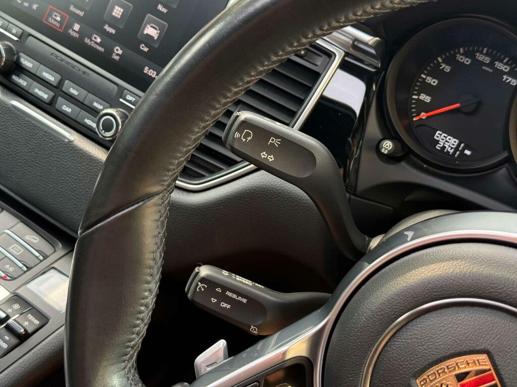 Porsche Macan 3.0 D S Pdk 258 Bhp. 7 Porsche Services-pound Silver #50