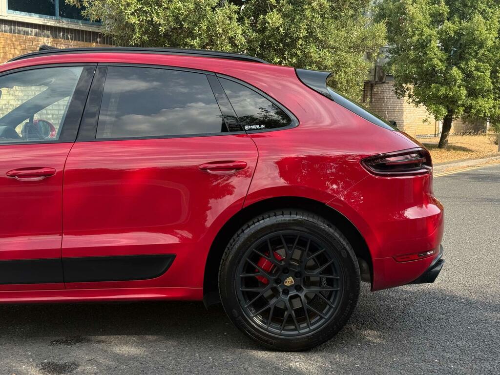 Porsche Macan 3.0 D S Pdk 258 Bhp. 7 Porsche Services-pound Silver #21