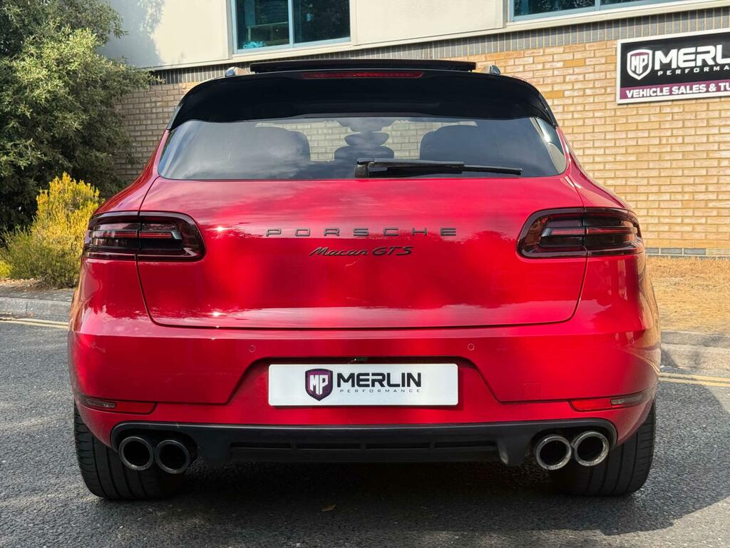 Porsche Macan 3.0 D S Pdk 258 Bhp. 7 Porsche Services-pound Silver #18