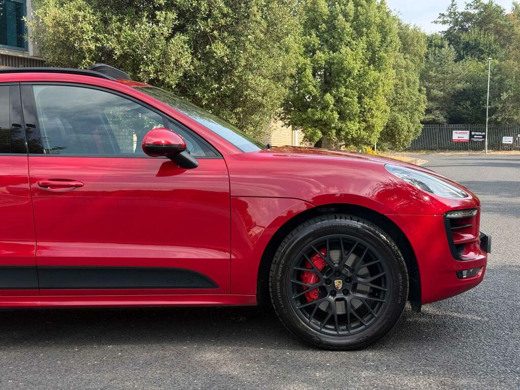 Porsche Macan 3.0 D S Pdk 258 Bhp. 7 Porsche Services-pound Silver #13