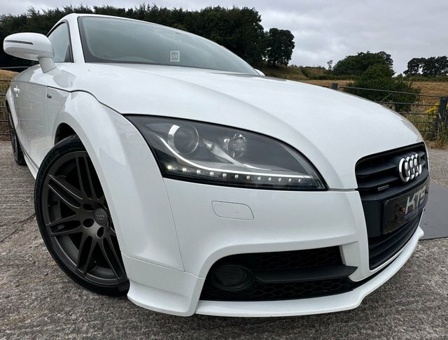 Audi TT Tfsi Black Edition Coupe White #4