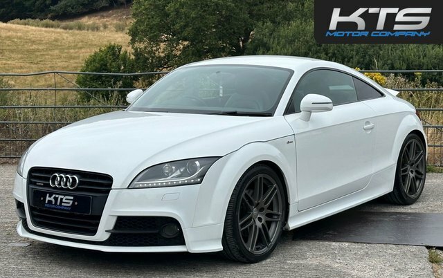 Audi TT Tfsi Black Edition Coupe White #3