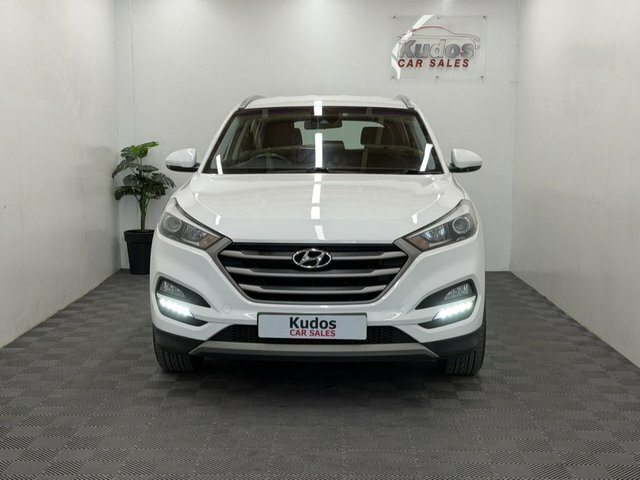 Hyundai Tucson 1.6 Gdi Blue Drive Se Nav Suv Eu White #2