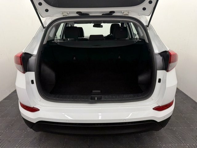 Hyundai Tucson 1.6 Gdi Blue Drive Se Nav Suv Eu White #6