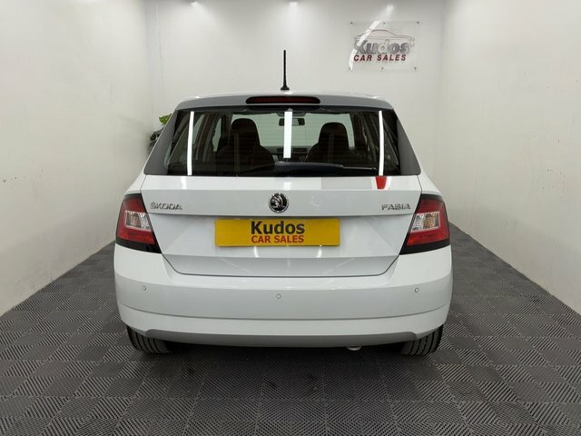 Skoda Fabia 1.0 Tsi Redline Hatchback Euro 6 White #5