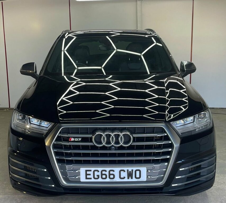 Audi SQ7 Suv Black #4