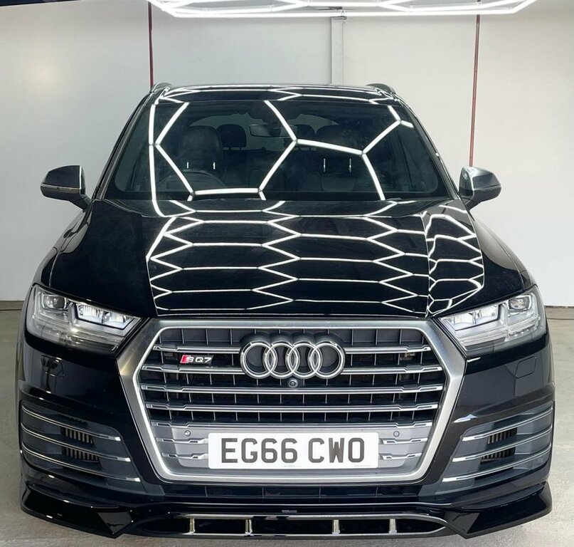 Audi SQ7 Suv Black #4