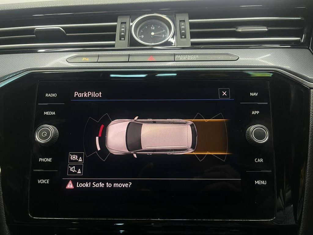 Volkswagen Passat R-line Silver #42
