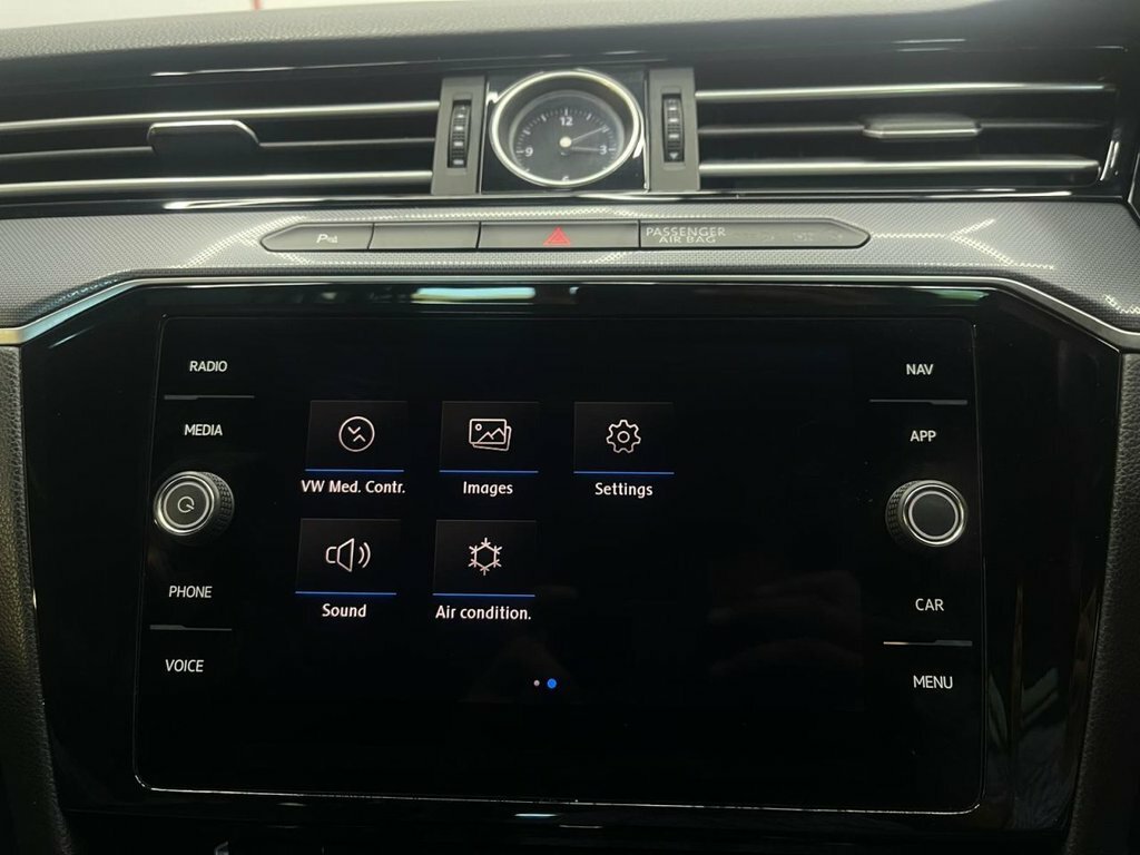 Volkswagen Passat R-line Silver #35