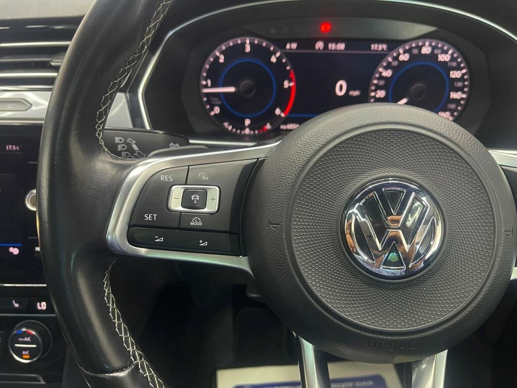 Volkswagen Passat R-line Silver #30