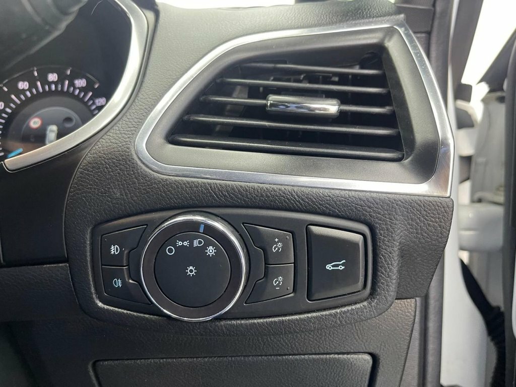 Ford S-Max 1.5T Ecoboost Titanium Mpv White #34