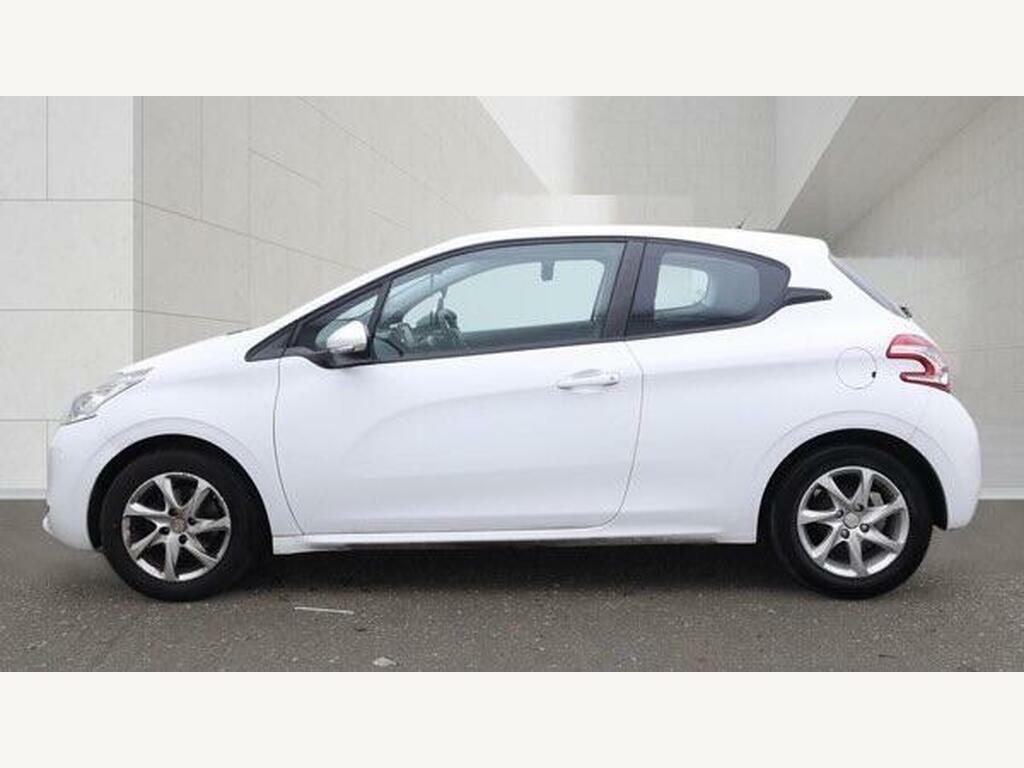 Peugeot 208 1.2 Vti Active Euro 5 White #6
