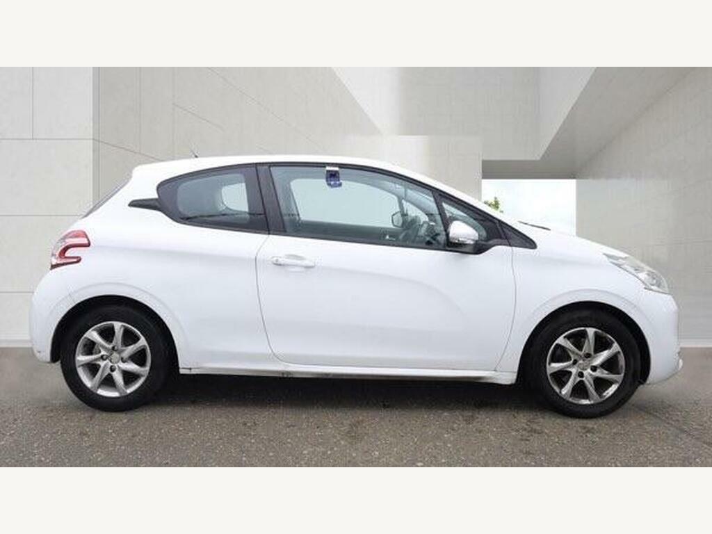 Peugeot 208 1.2 Vti Active Euro 5 White #5