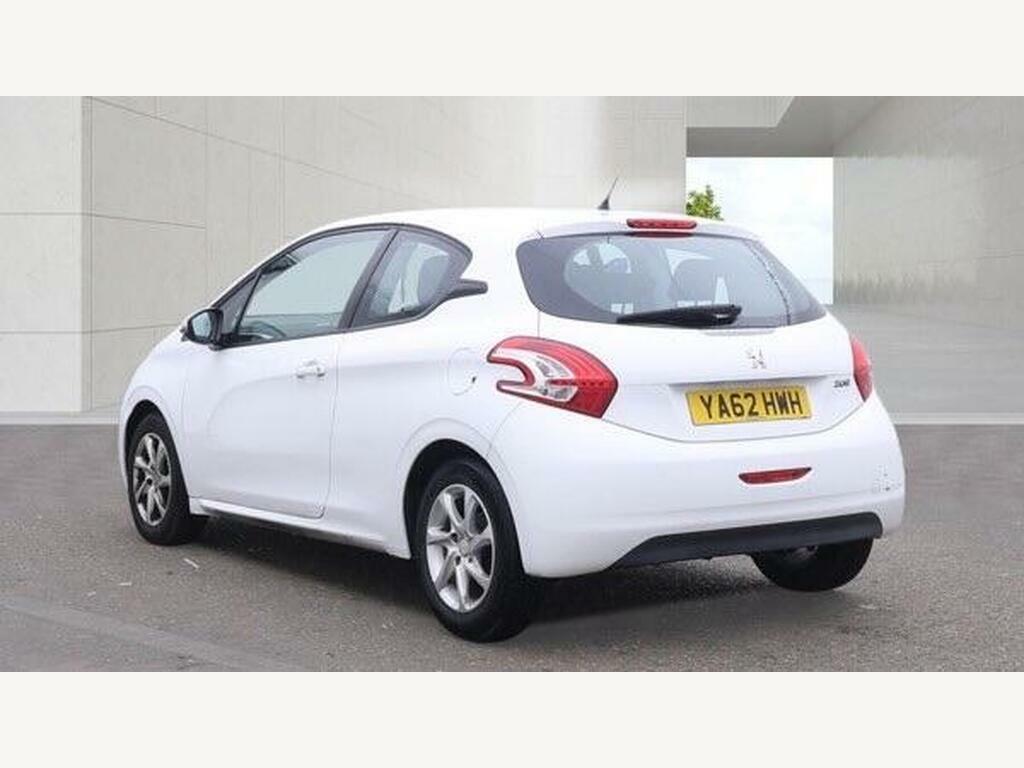 Peugeot 208 1.2 Vti Active Euro 5 White #3