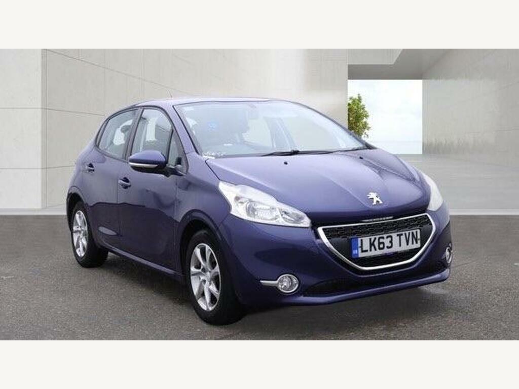 Peugeot 208 1.2 Access Plus White #1