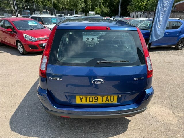 Ford Fusion 1.4 Zetec Climate Hatchback 154 Blue #4