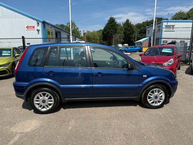 Ford Fusion 1.4 Zetec Climate Hatchback 154 Blue #2