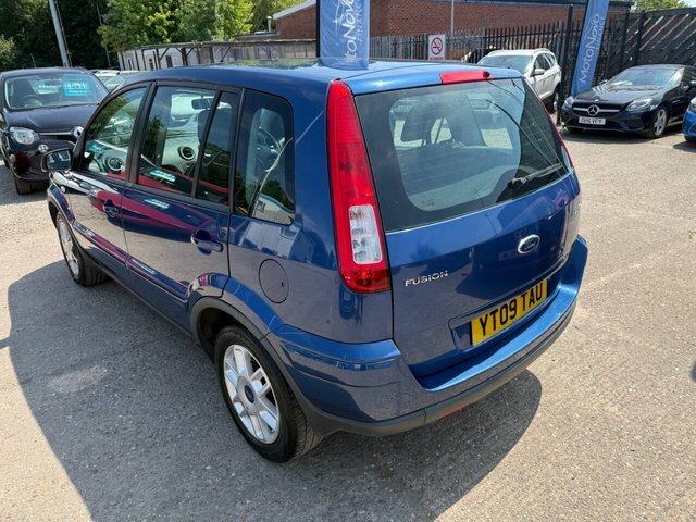 Ford Fusion 1.4 Zetec Climate Hatchback 154 Blue #5